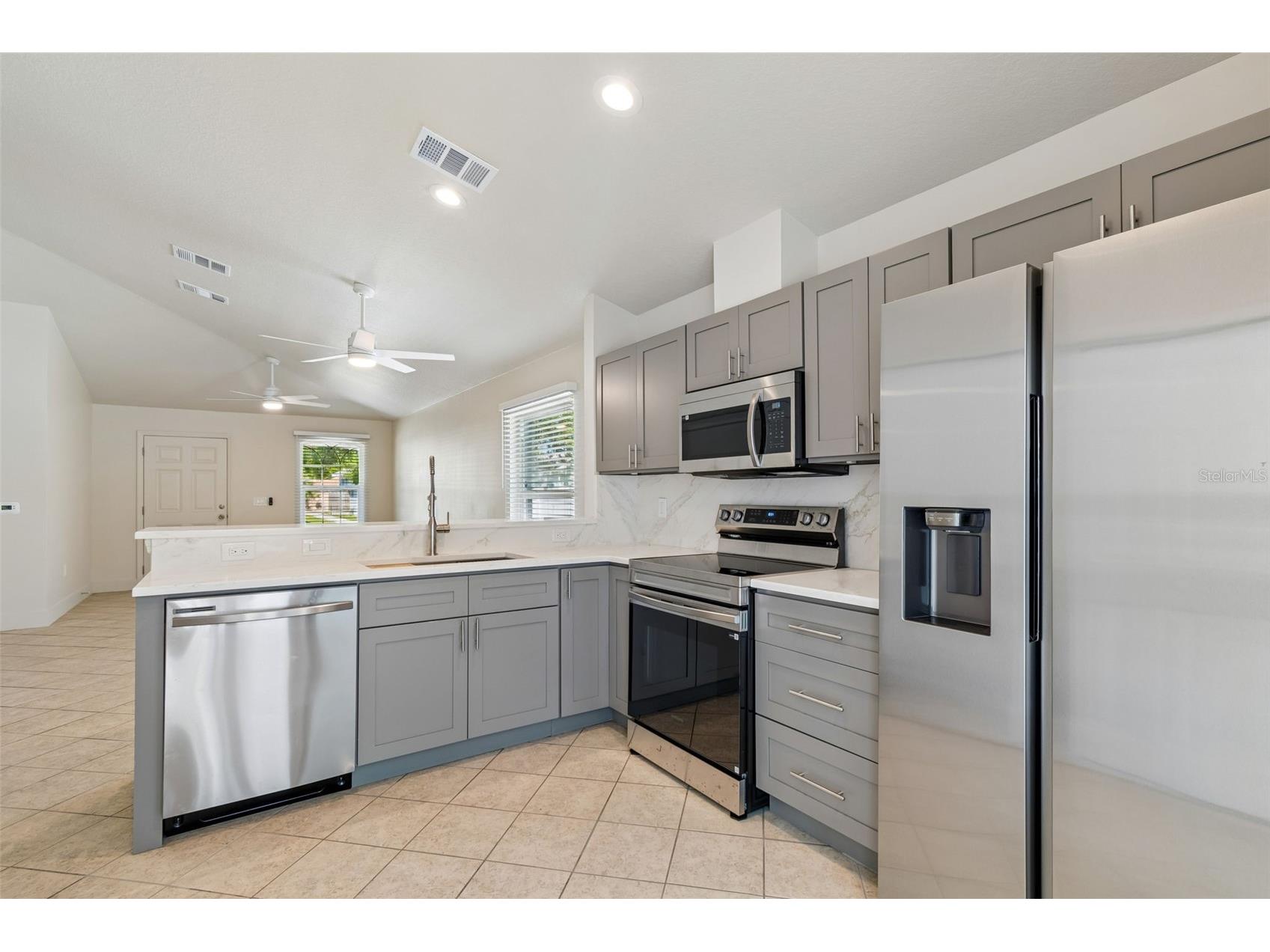 712 15th Avenue S Saint Petersburg FL 33701 TB8489083 image50