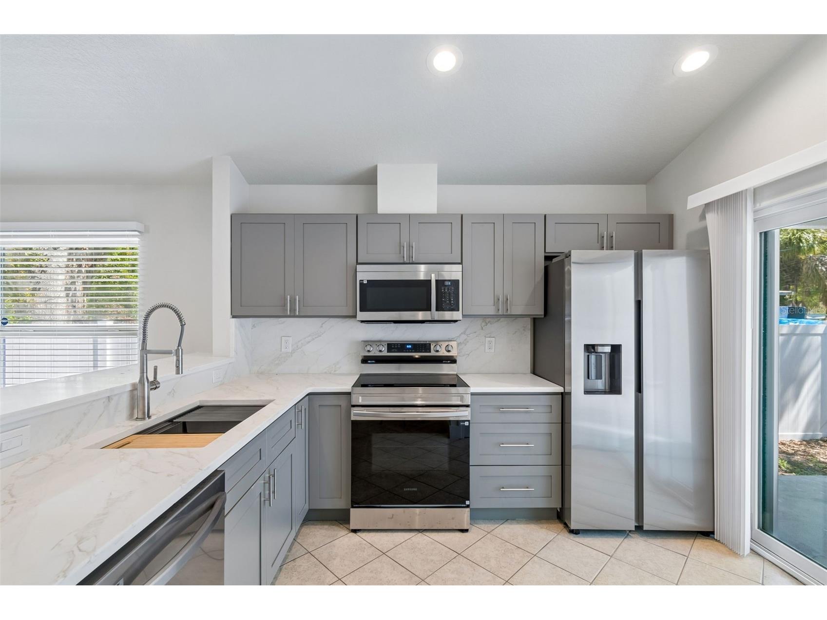 712 15th Avenue S Saint Petersburg FL 33701 TB8489083 image53