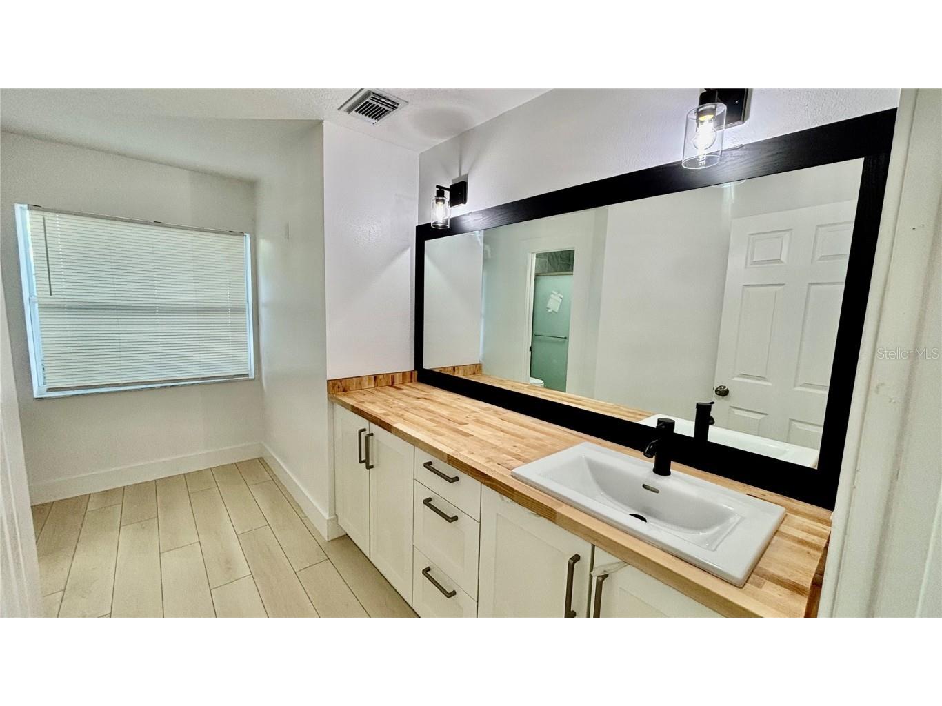 712 19th Street Orlando FL 32805 TB8436929 image14