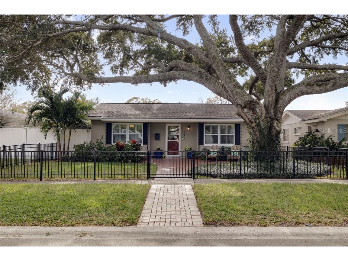 712 43rd Avenue N Saint Petersburg FL 33703 U8224543 image1