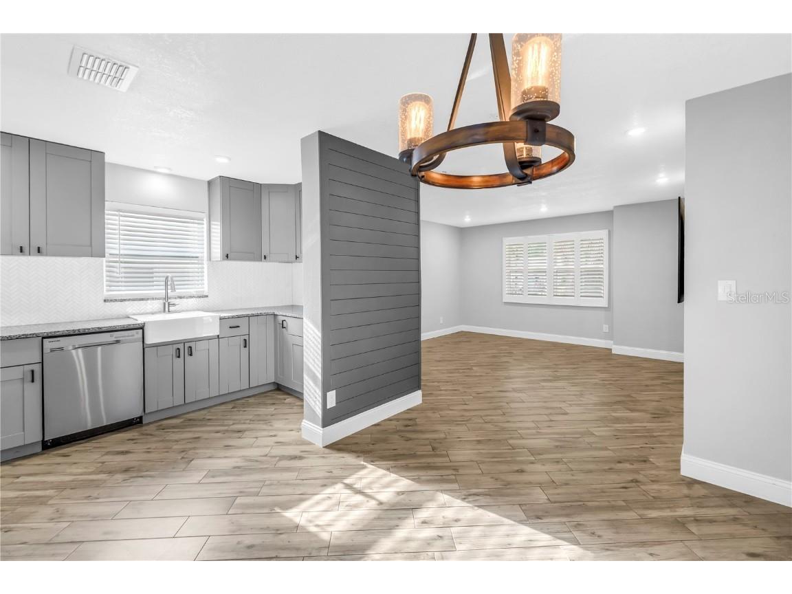 712 43rd Avenue N Saint Petersburg FL 33703 TB8368112 image13