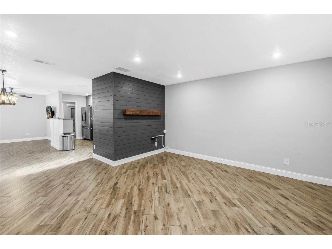 712 43rd Avenue N Saint Petersburg FL 33703 TB8368112 image3