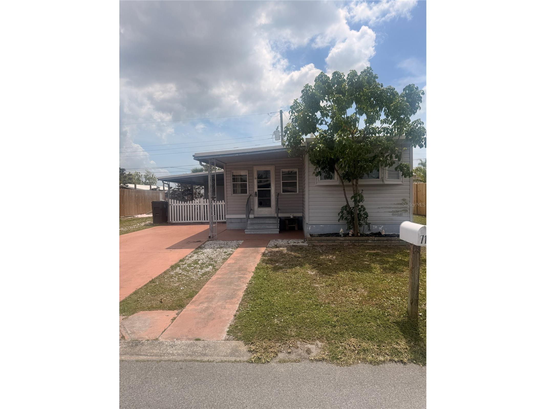 712 50th Avenue Drive W Bradenton FL 34207 A4695866 image1