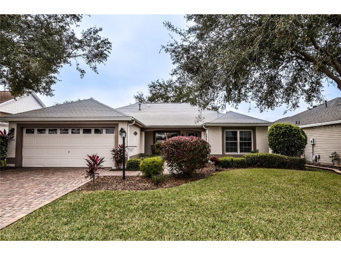 712 Castleberry Circle The Villages FL 32162 OM649361 image1