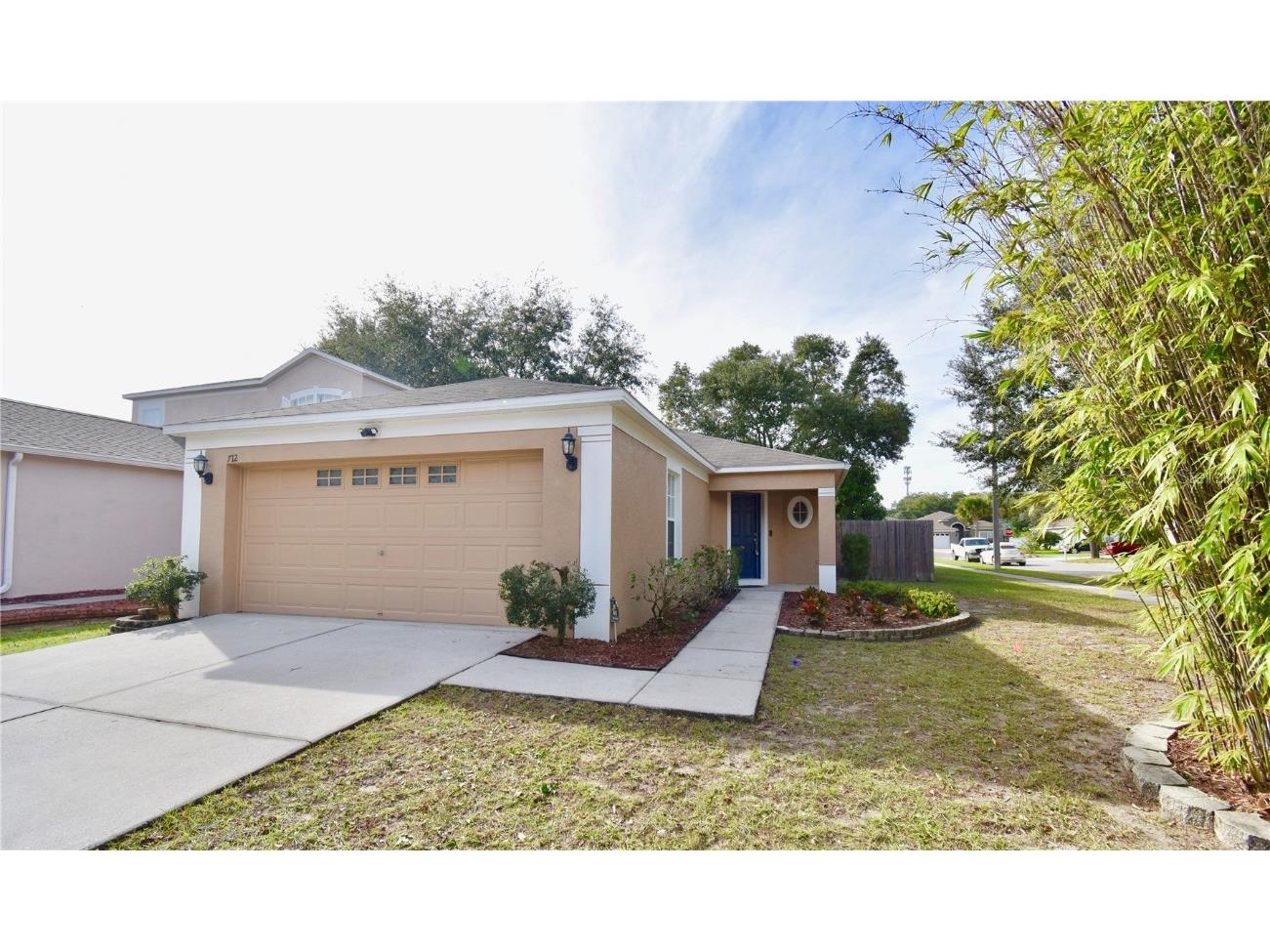 712 Periwinkle Pointe Place Seffner FL 33584 T3493221 image1