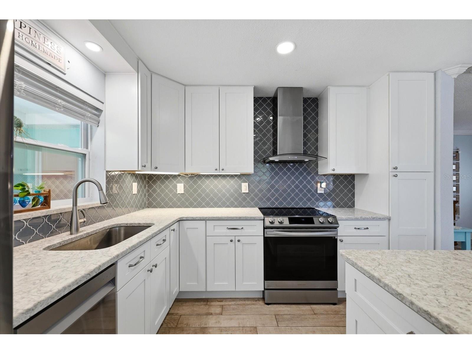 712 S Glenwood Avenue Clearwater FL 33756 TB8503961 image8