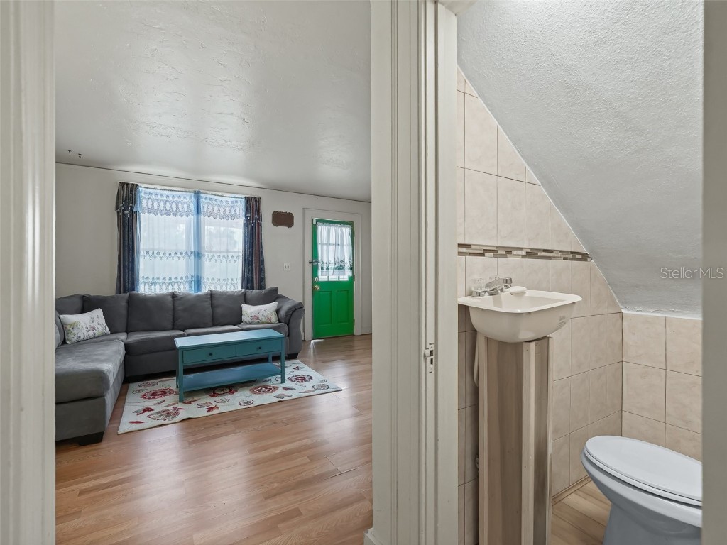 712 SW 10th Avenue Ocala FL 34471 OM707588 image9