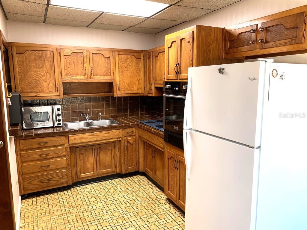 712 W 116th Avenue Tampa FL 33612 TB8445138 image6