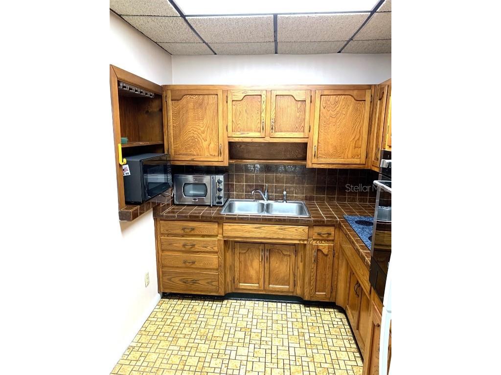 712 W 116th Avenue Tampa FL 33612 TB8445138 image7