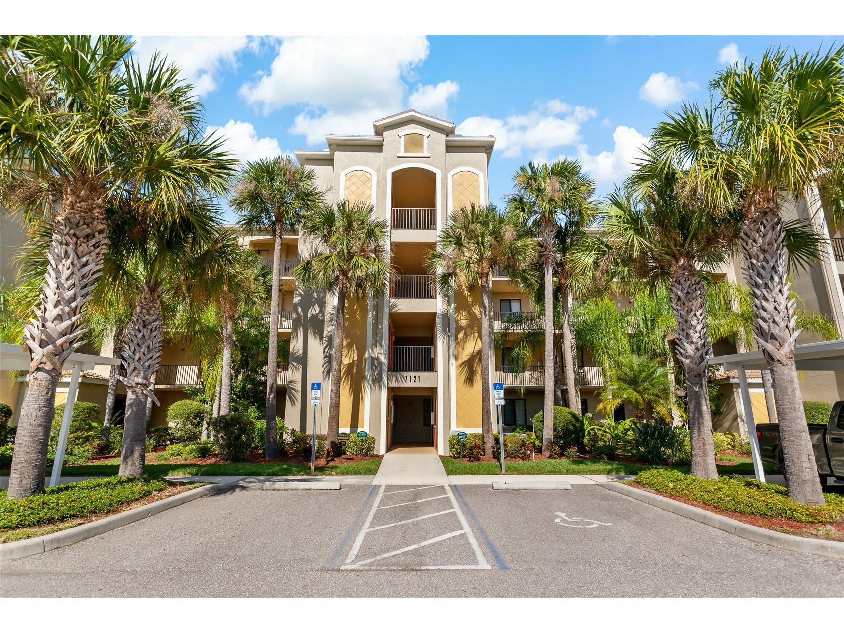 7121 River Hammock Drive #102 Bradenton FL 34212 A4689243 image1