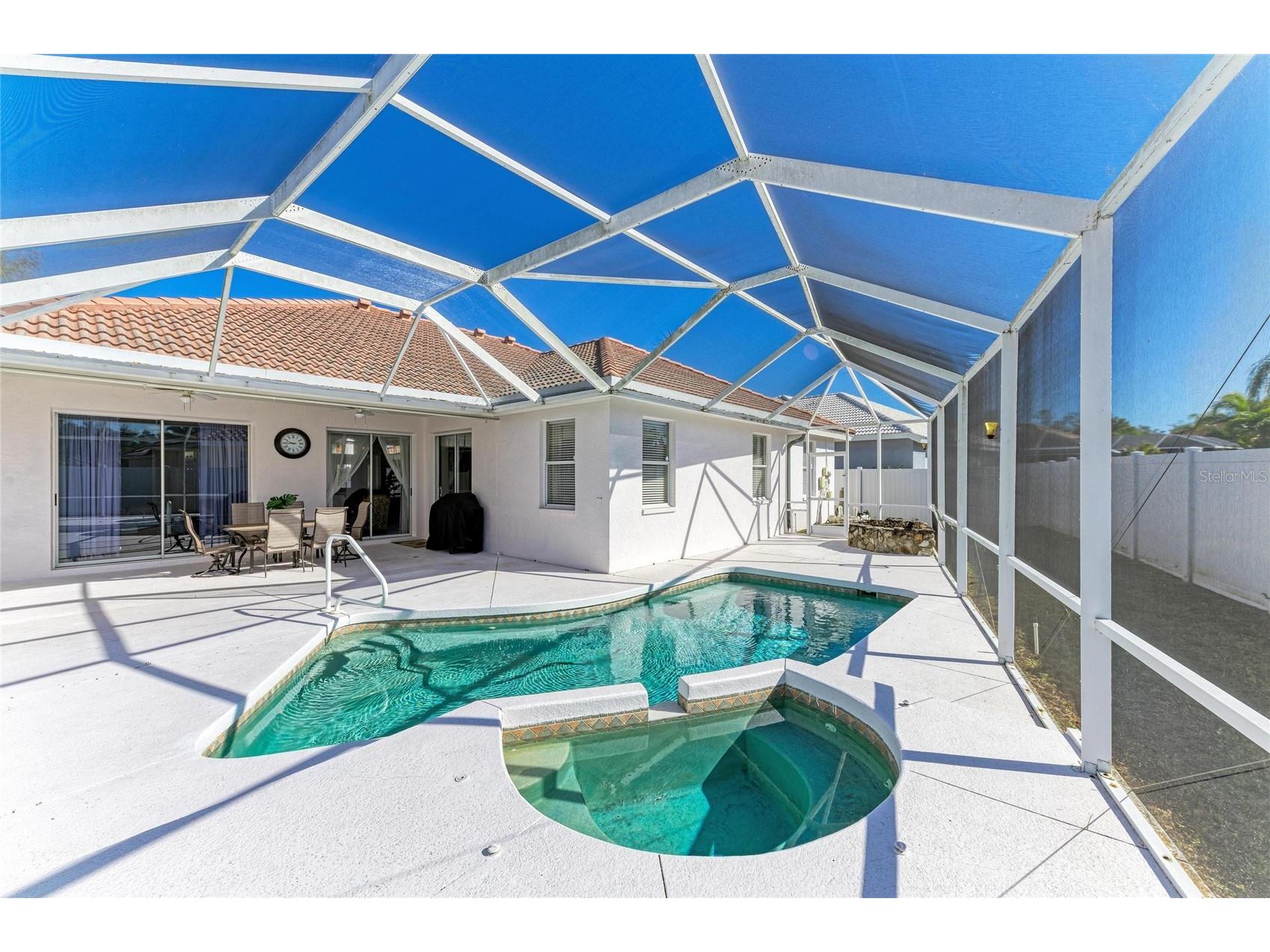 7122 42nd Court E Sarasota FL 34243 A4681448 image3