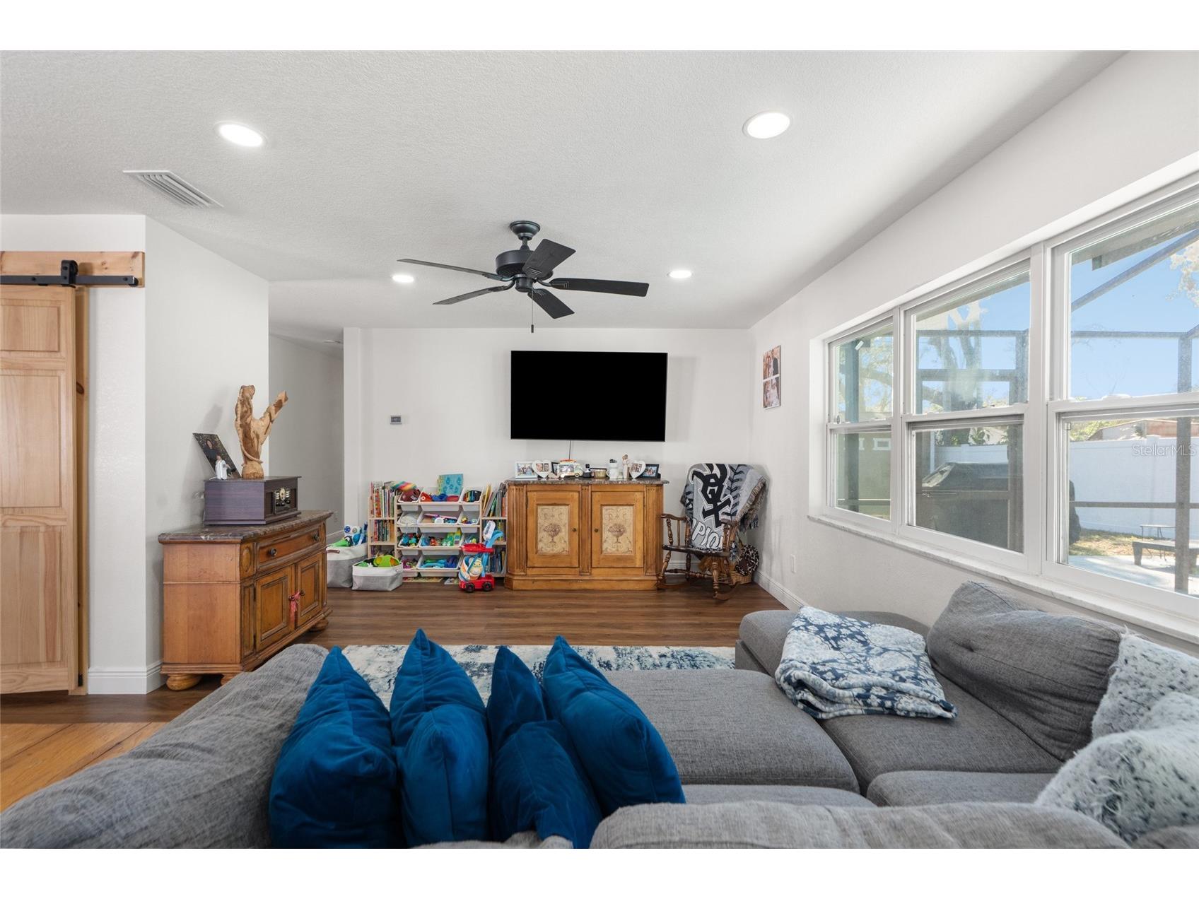 7124 Wrenwood Circle Tampa FL 33617 W7882549 image16