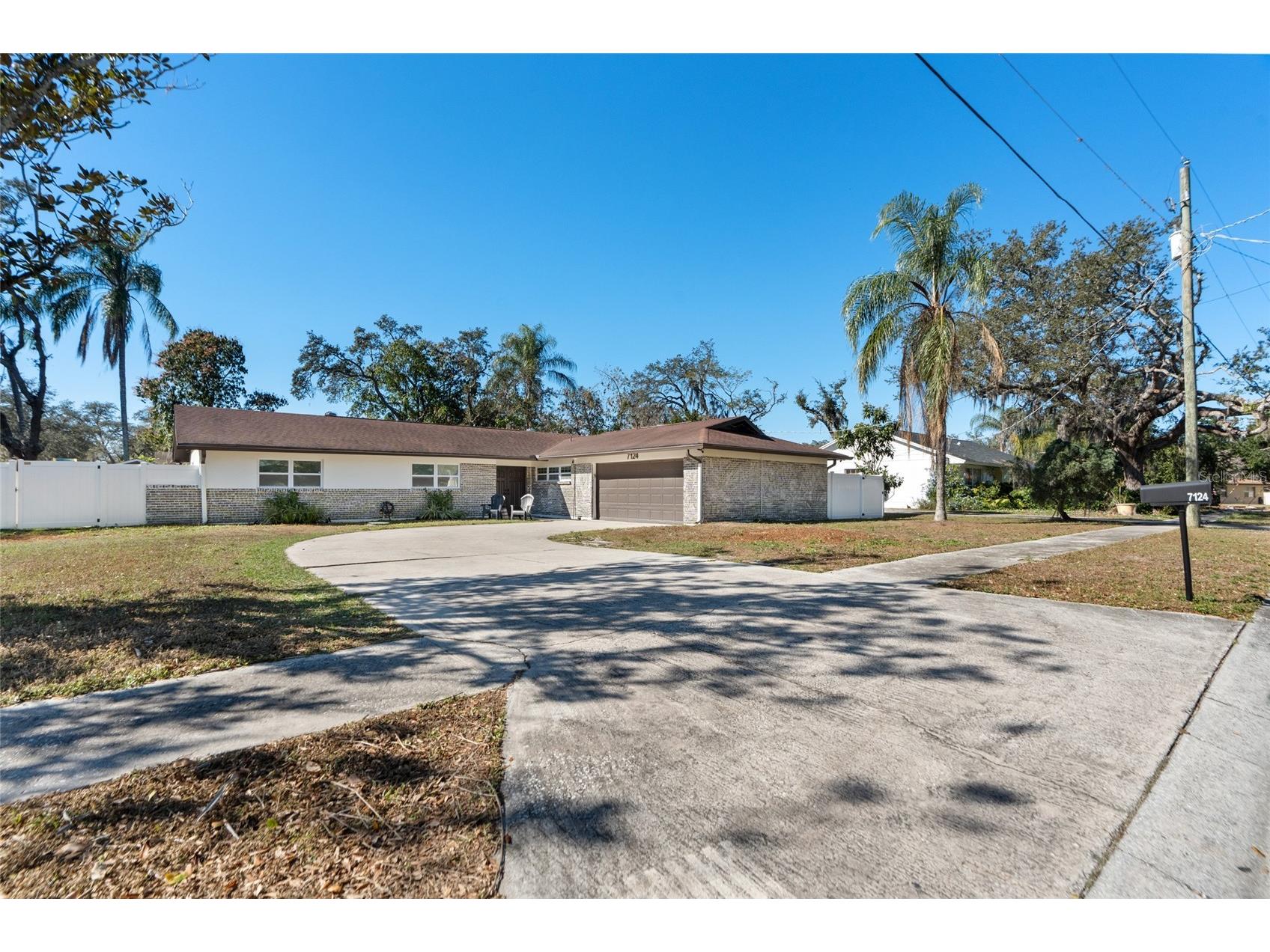 7124 Wrenwood Circle Tampa FL 33617 W7882549 image2