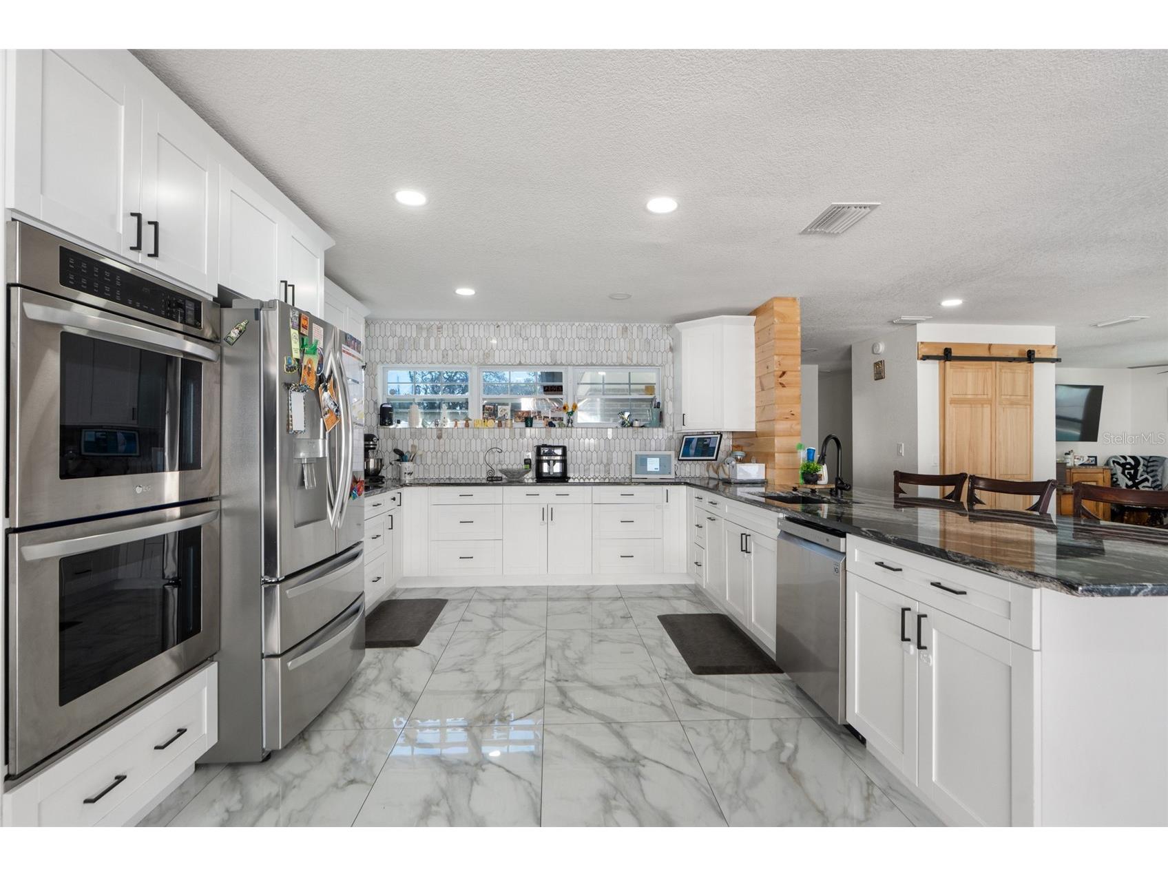 7124 Wrenwood Circle Tampa FL 33617 W7882549 image5