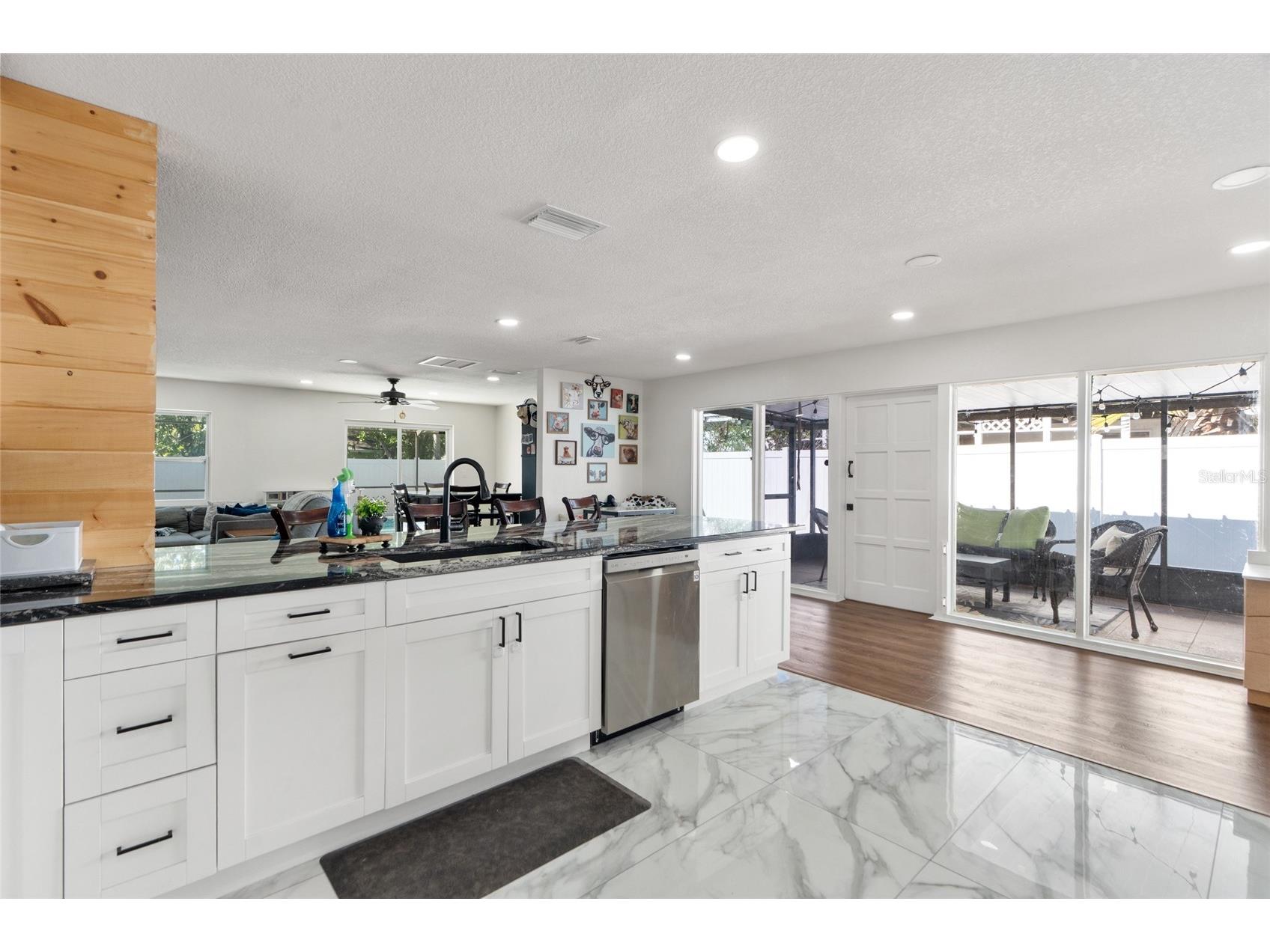 7124 Wrenwood Circle Tampa FL 33617 W7882549 image8