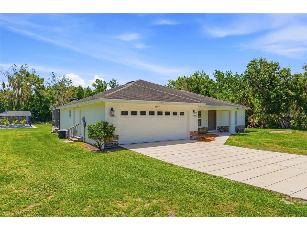 7125 Honeysuckle Drive Lakeland FL 33813 P4938792 image1