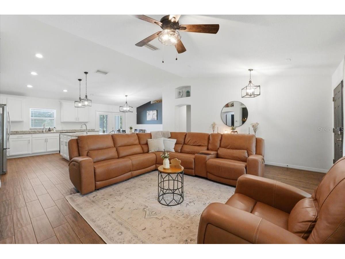 7125 Honeysuckle Drive Lakeland FL 33813 P4938792 image9