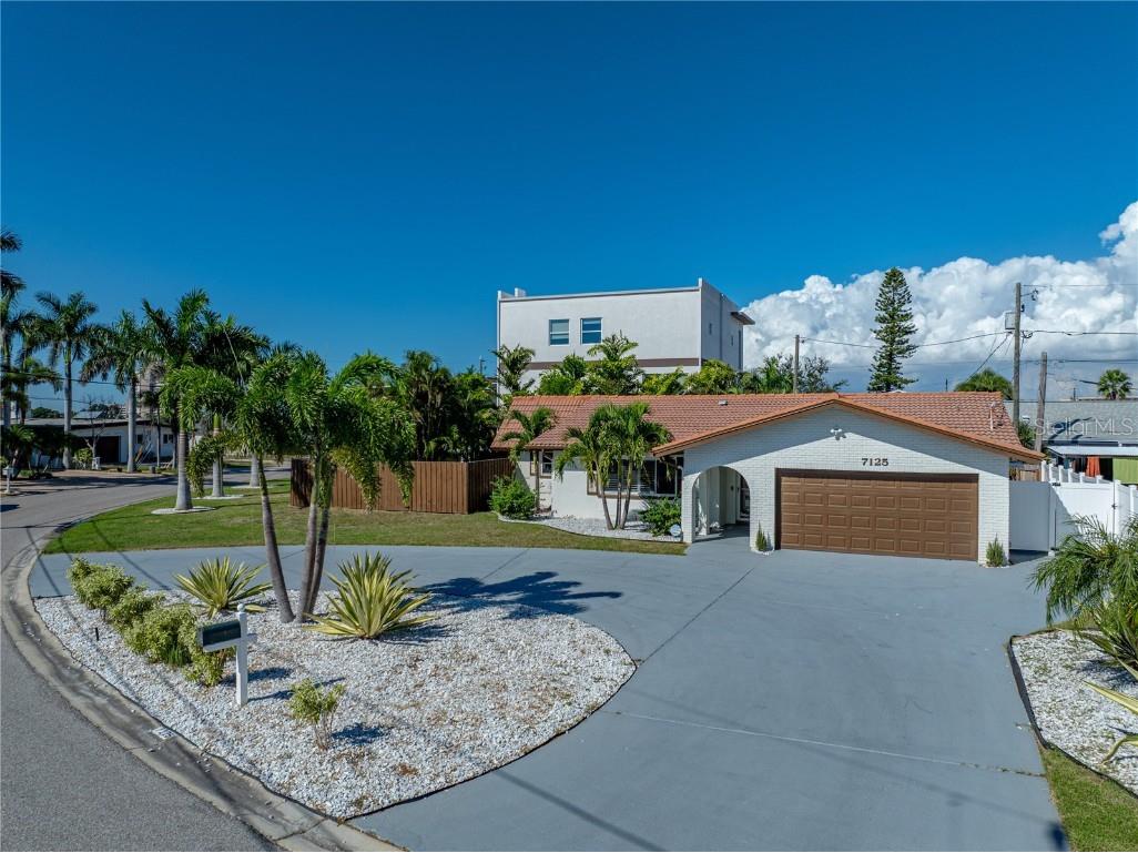 7125 S Shore Drive S South Pasadena FL 33707 TB8437246 image79