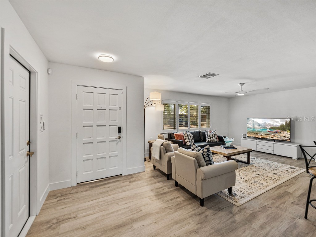 7125 S Shore Drive S South Pasadena FL 33707 TB8437246 image9