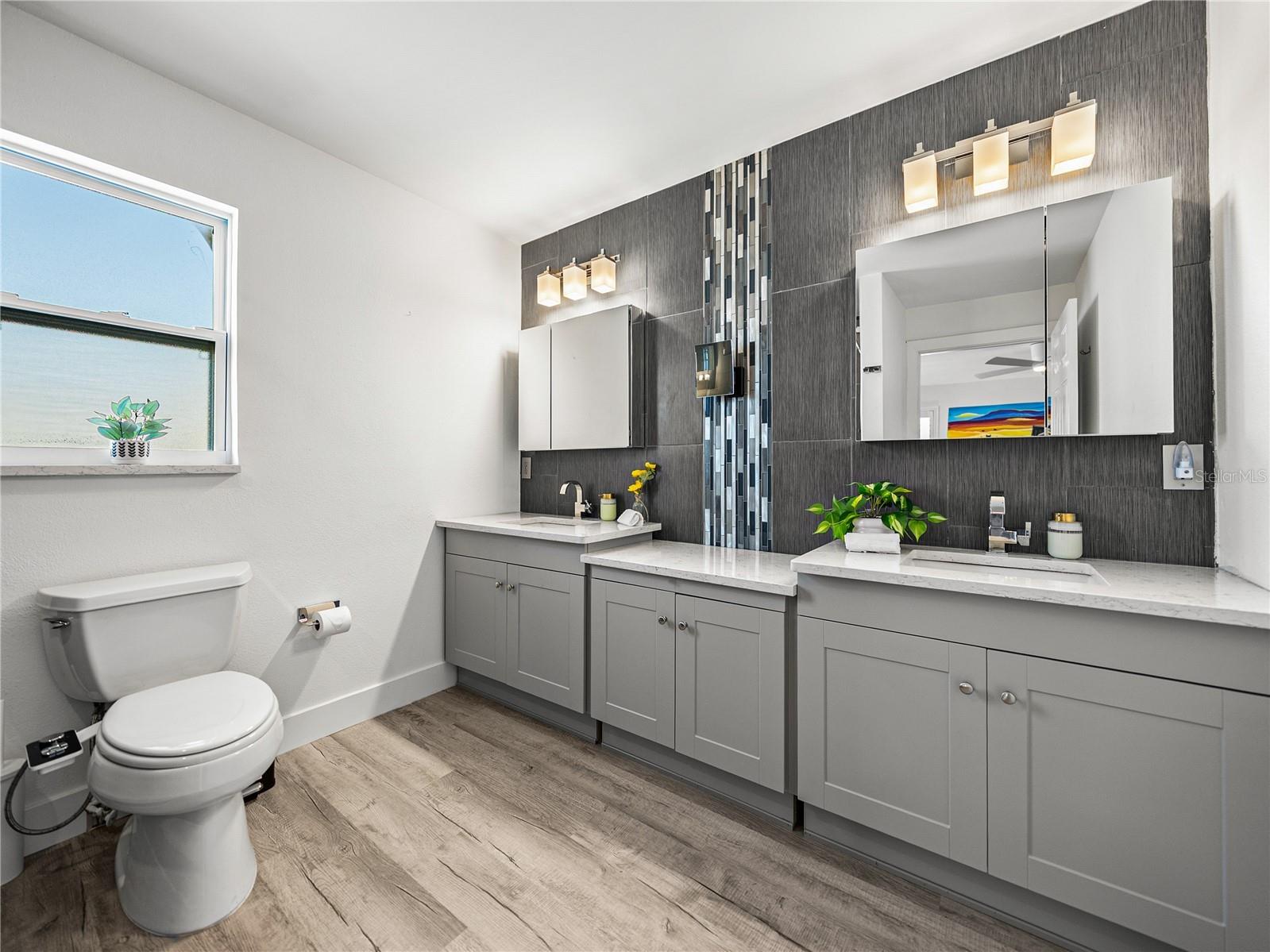 7125 S Shore Drive S South Pasadena FL 33707 TB8487920 image30