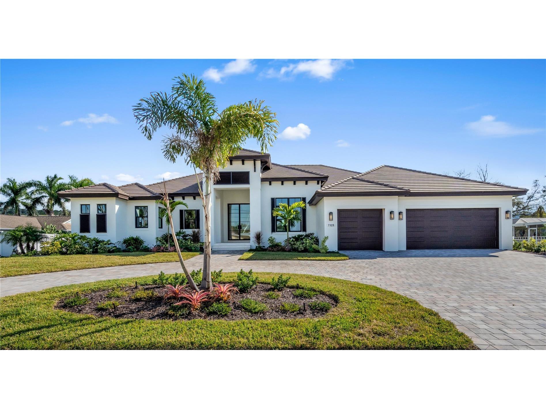 7125 Westmoreland Drive Sarasota FL 34243 - BOWLES CREEK A4675672 image1