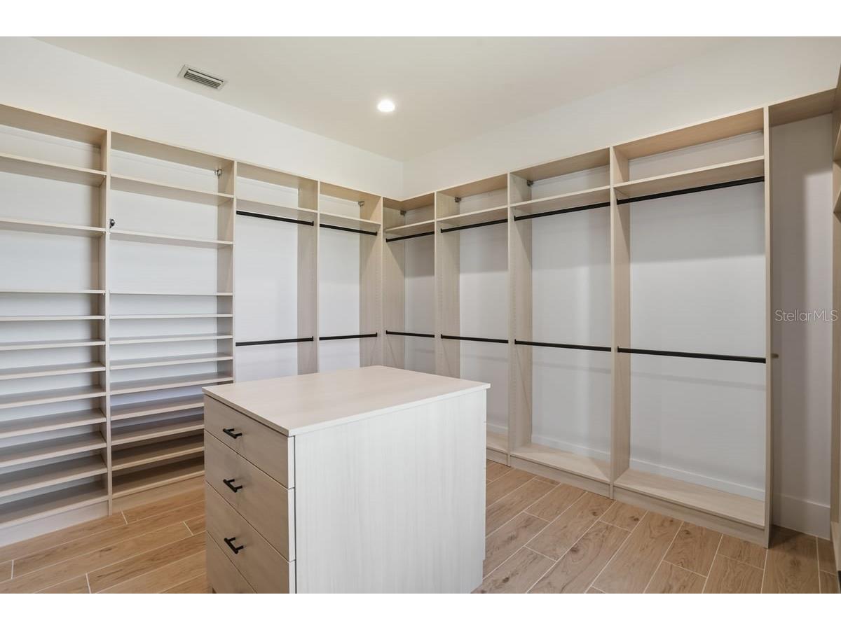 7125 Westmoreland Drive Sarasota FL 34243 - BOWLES CREEK A4675672 image19