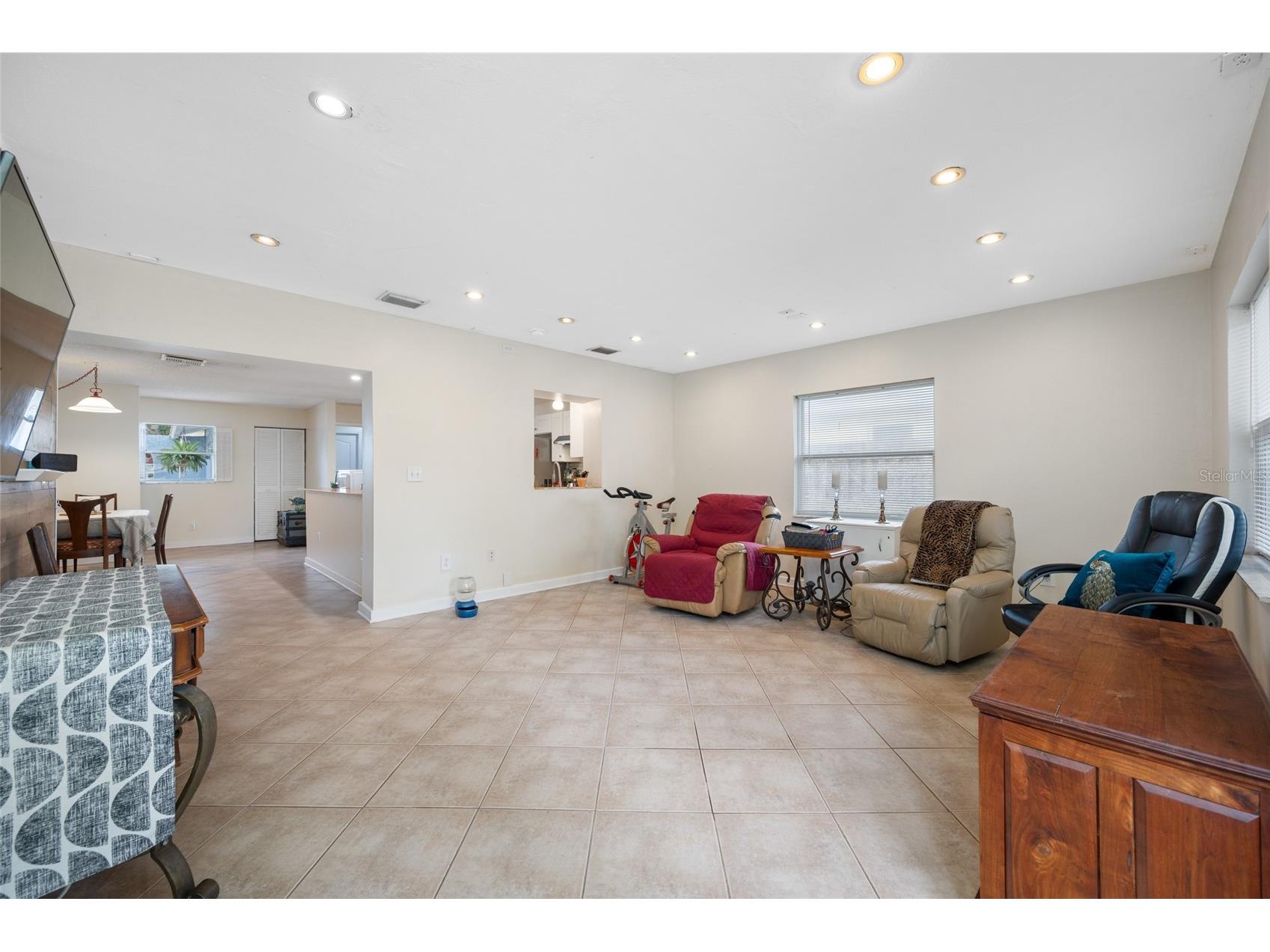 7128 64th Way N Pinellas Park FL 33781 TB8518382 image25