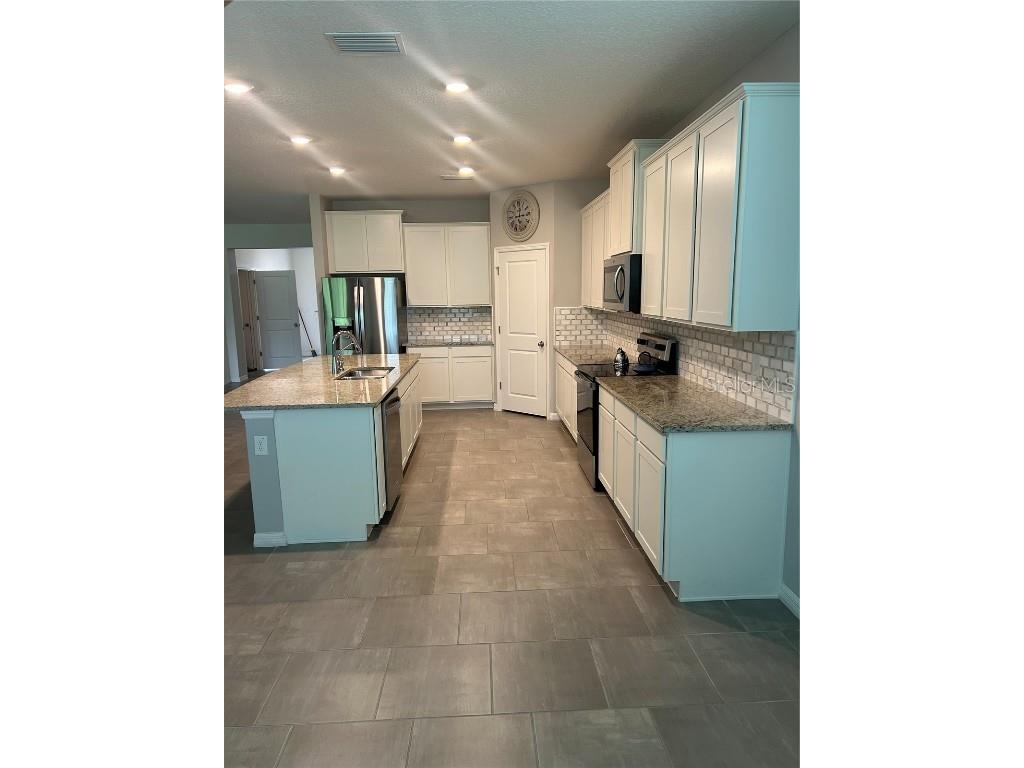 7128 Steer Blade Drive Zephyrhills FL 33541 TB8447632 image3