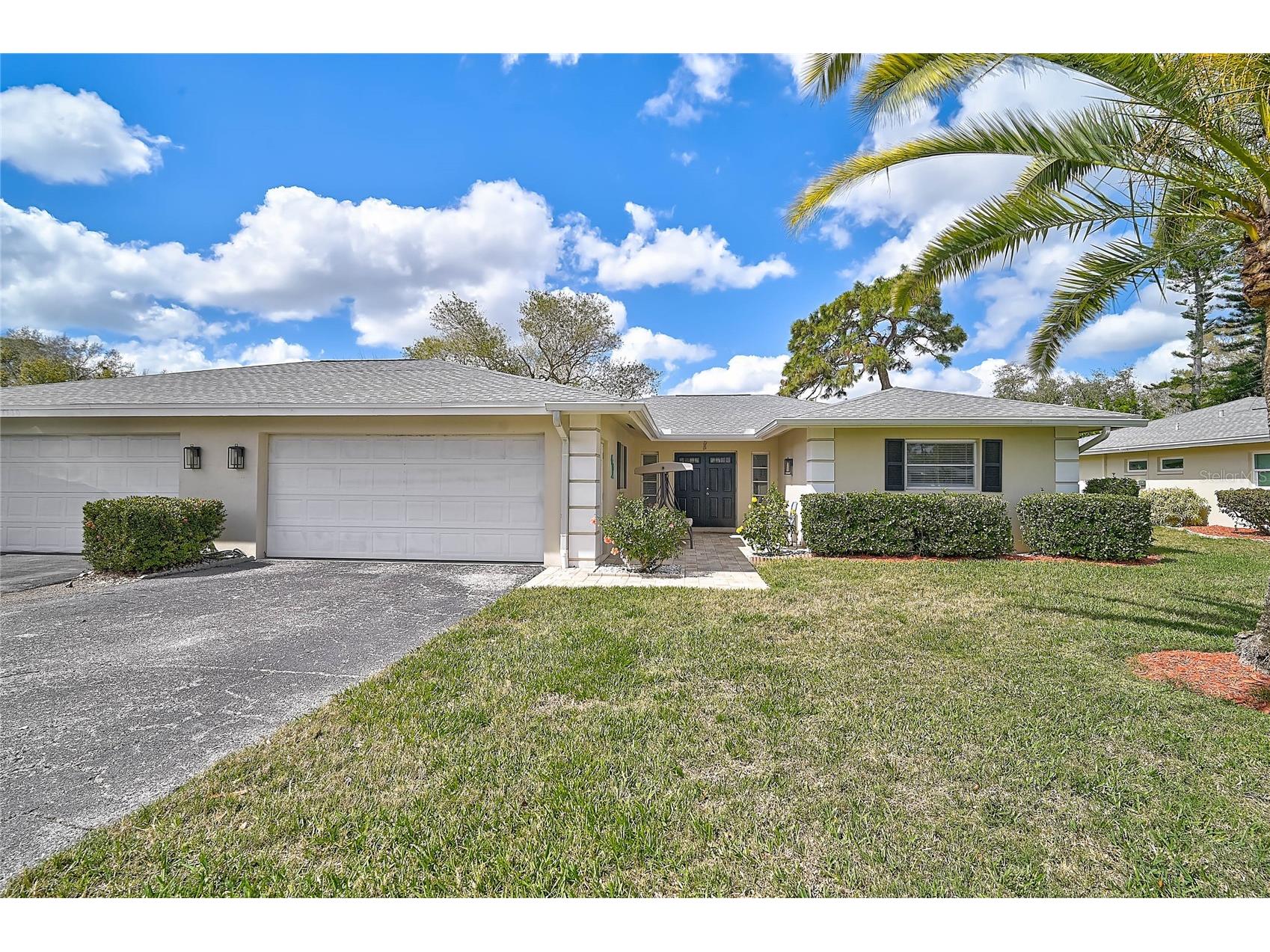 7128 W Country Club Drive N Sarasota FL 34243 A4685172 image1