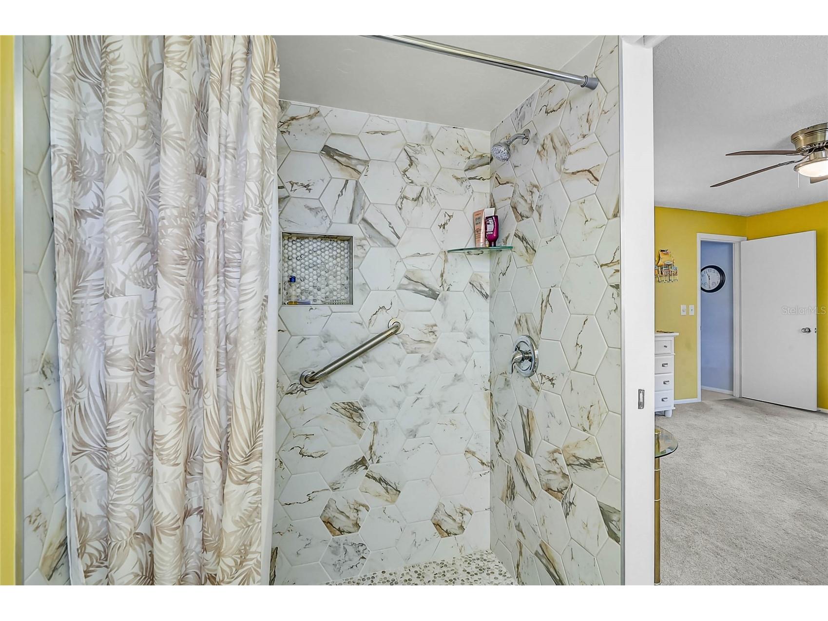 7128 W Country Club Drive N Sarasota FL 34243 A4685172 image18