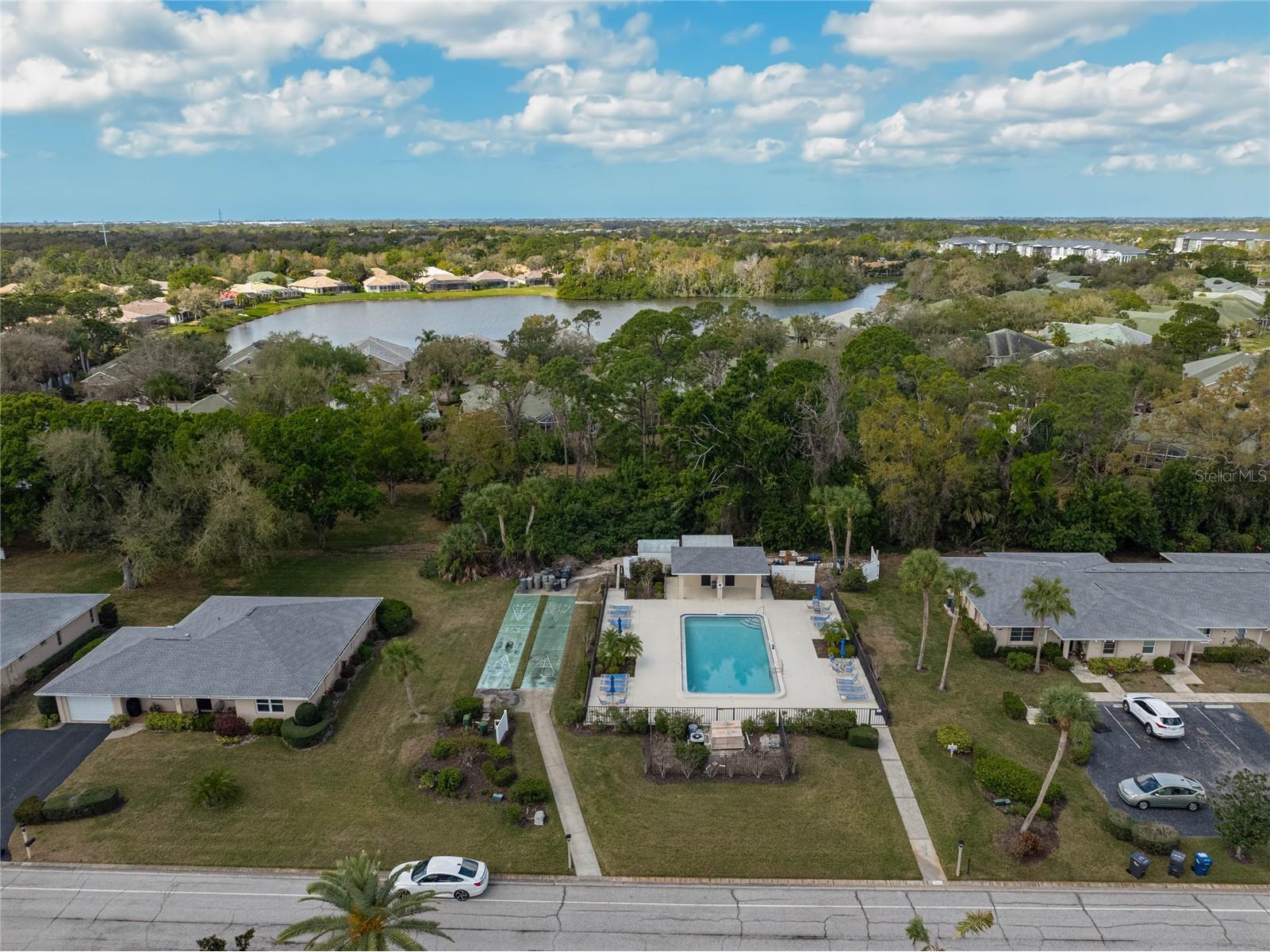 7128 W Country Club Drive N Sarasota FL 34243 A4685172 image42