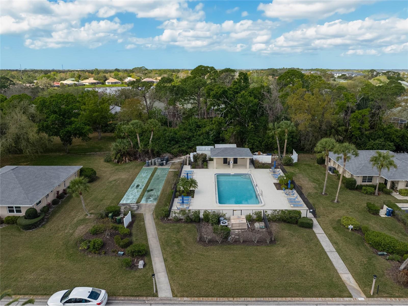 7128 W Country Club Drive N Sarasota FL 34243 A4685172 image43