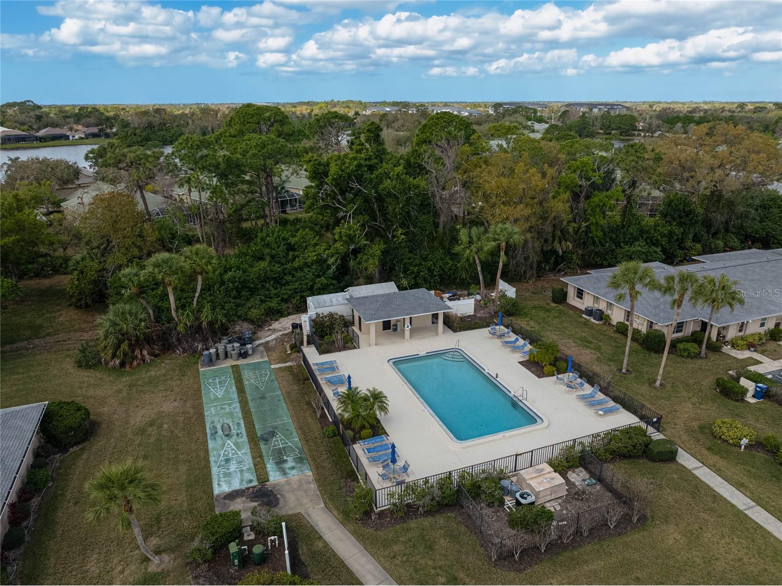 7128 W Country Club Drive N Sarasota FL 34243 A4685172 image44