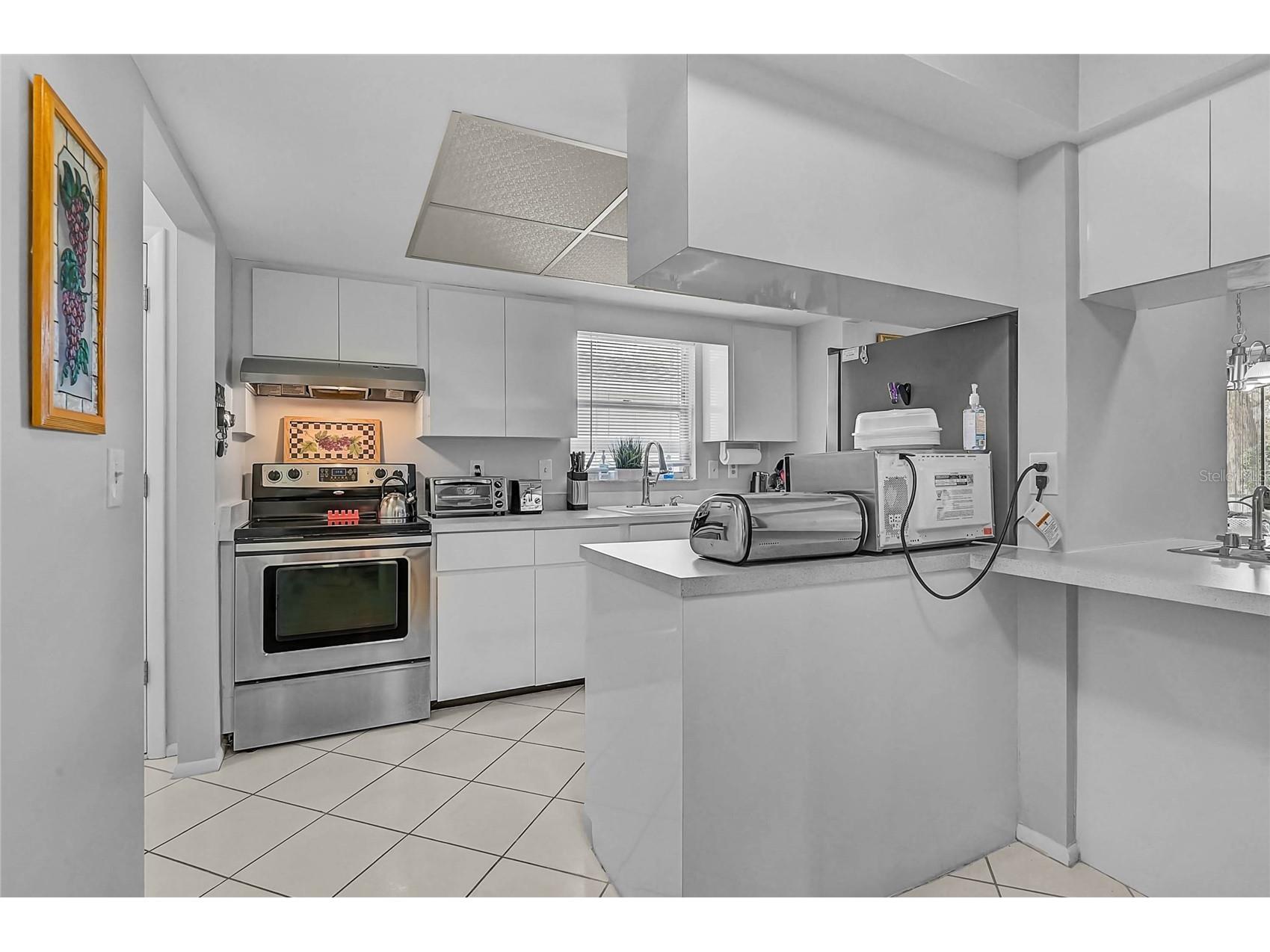 7128 W Country Club Drive N Sarasota FL 34243 A4685172 image7