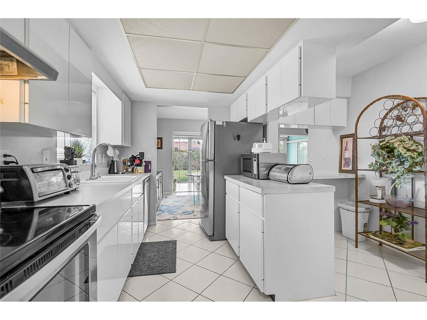7128 W Country Club Drive N Sarasota FL 34243 A4685172 image8