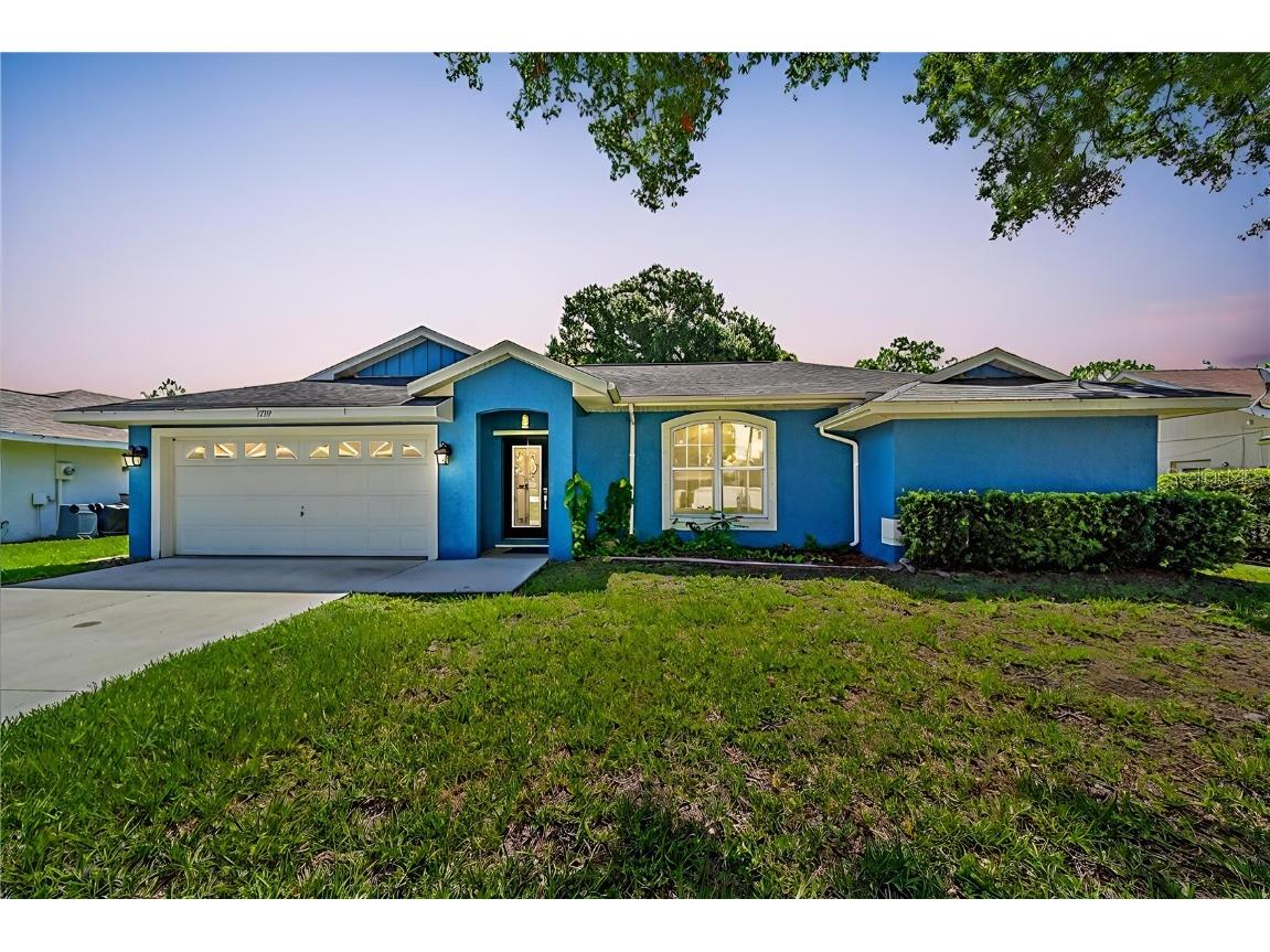 7129 Queen Palm Circle Sarasota FL 34243 A4615985 image1