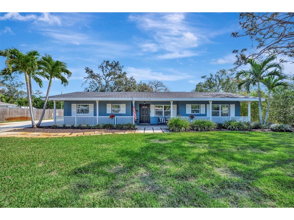 713 45th Street W Bradenton FL 34209 A4641410 image1