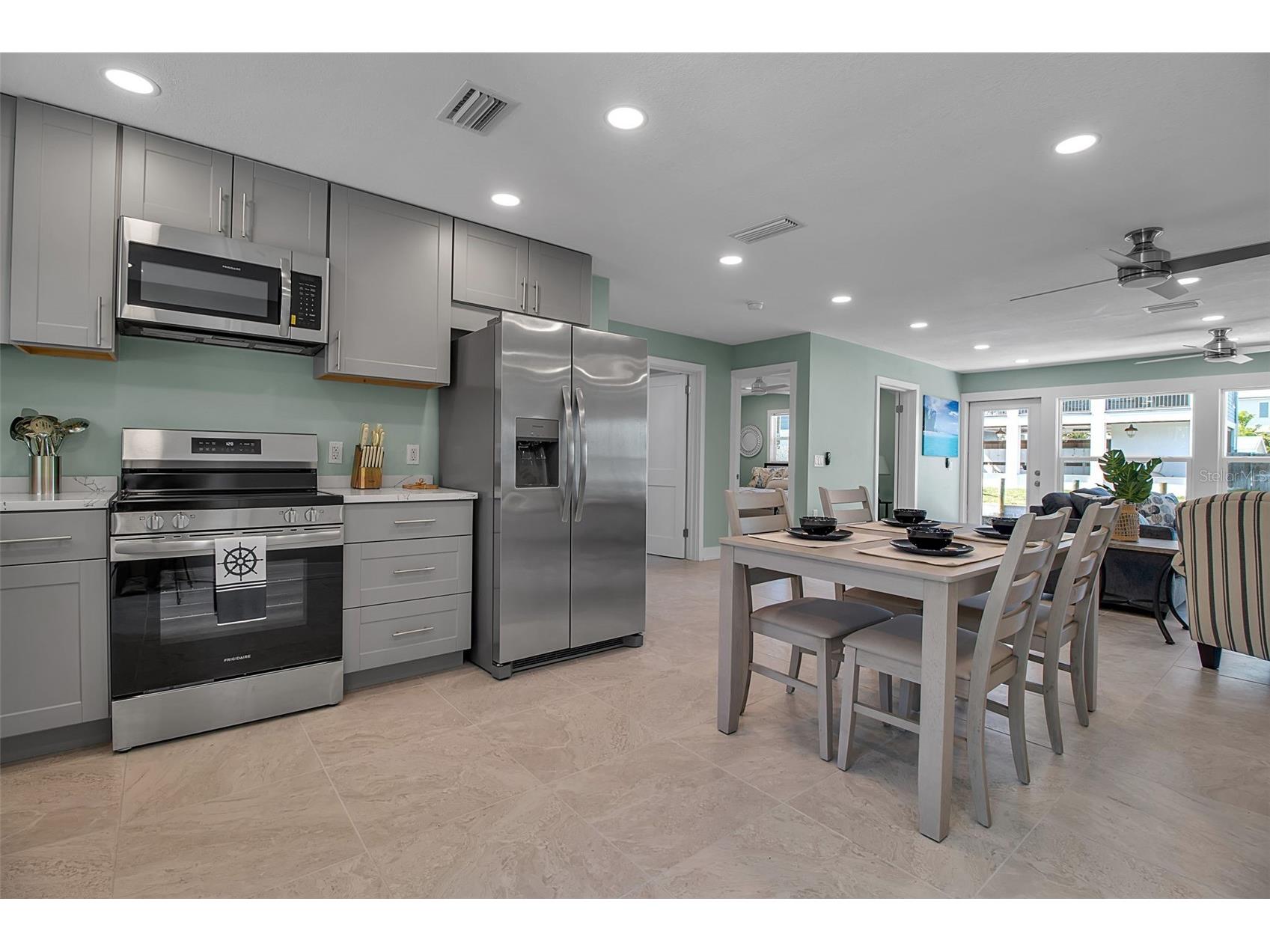 713 Saint Judes Drive S #1 Longboat Key FL 34228 TB8459956 image4
