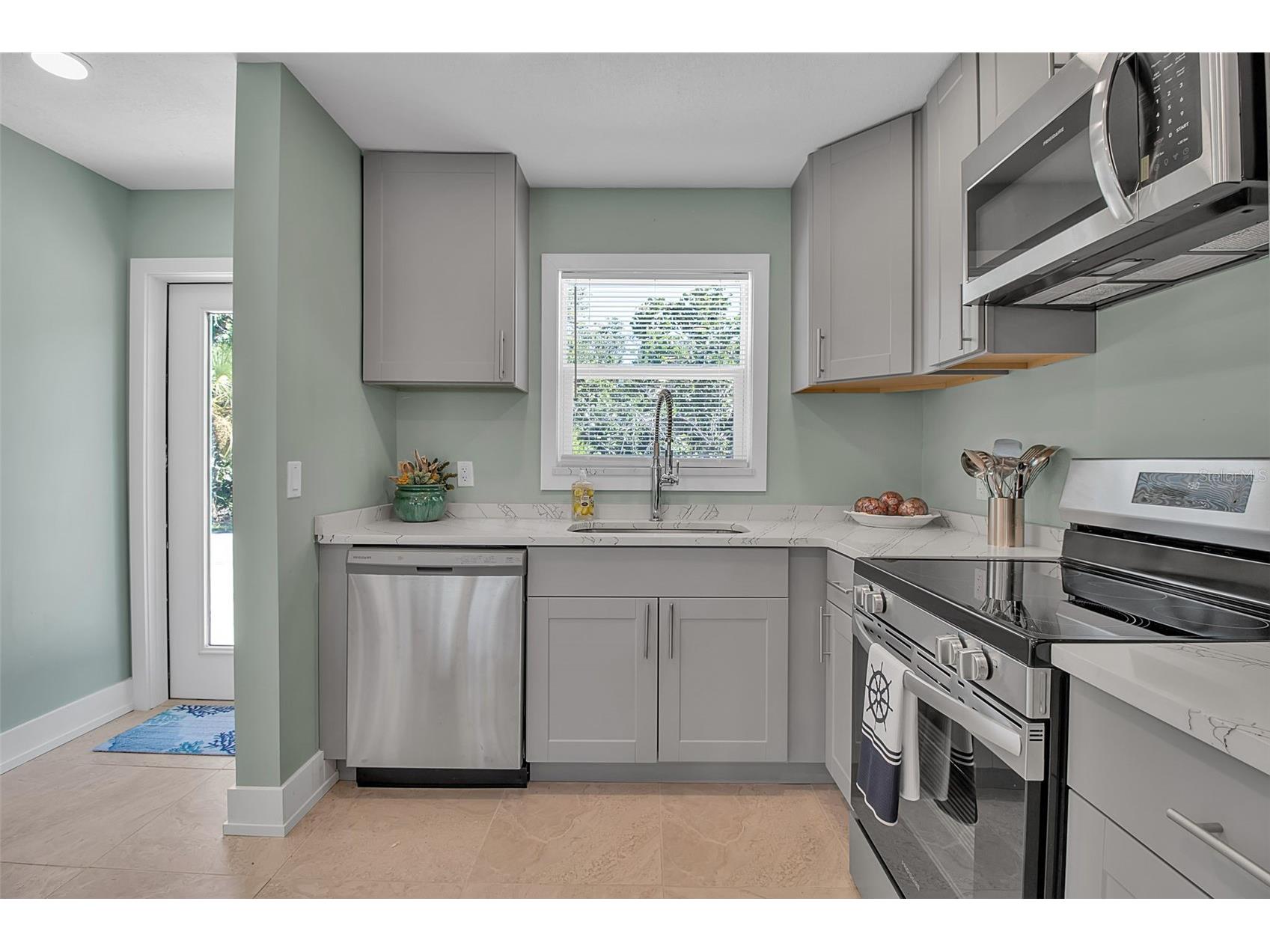 713 Saint Judes Drive S #1 Longboat Key FL 34228 TB8459956 image6