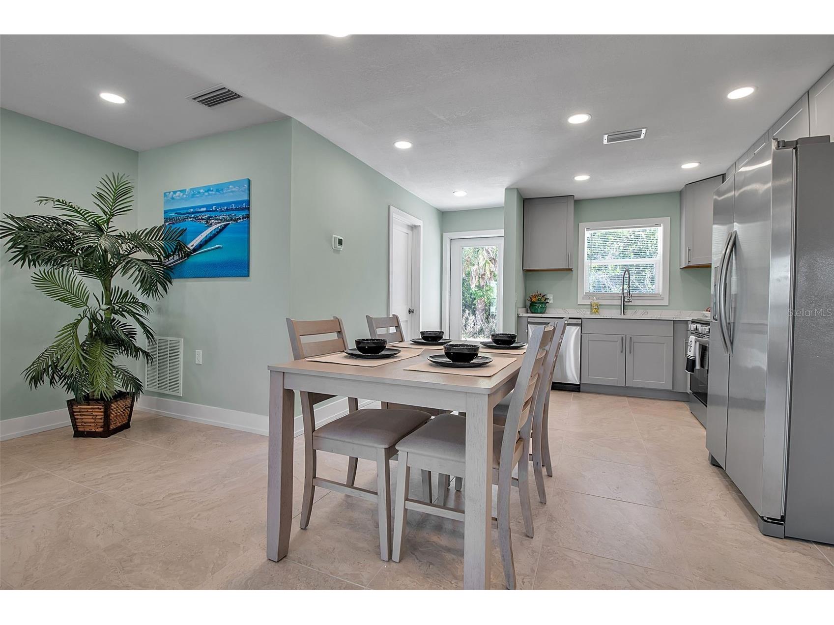 713 Saint Judes Drive S #2 Longboat Key FL 34228 TB8460267 image7