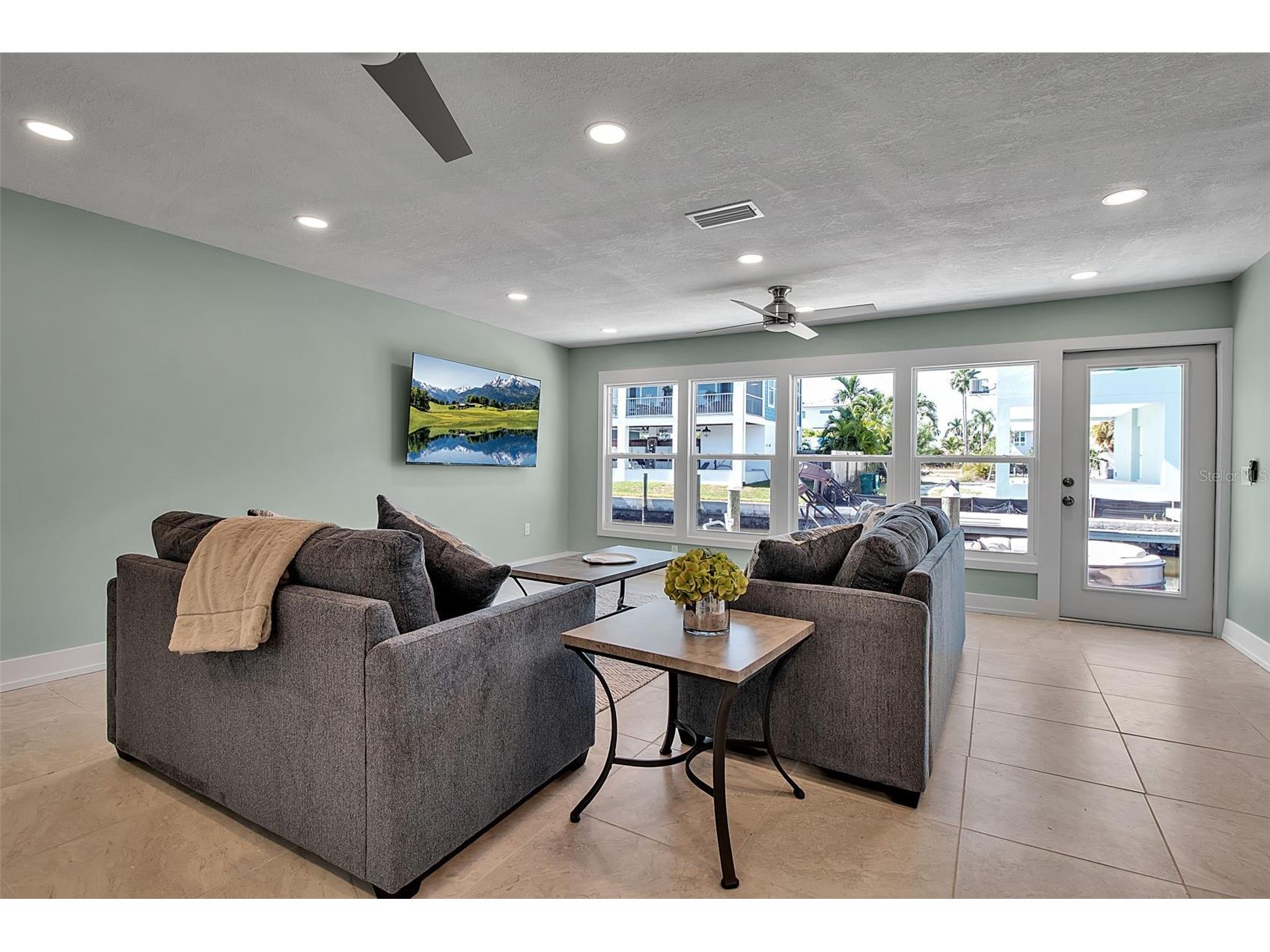 713 Saint Judes Drive S #2 Longboat Key FL 34228 TB8460267 image8