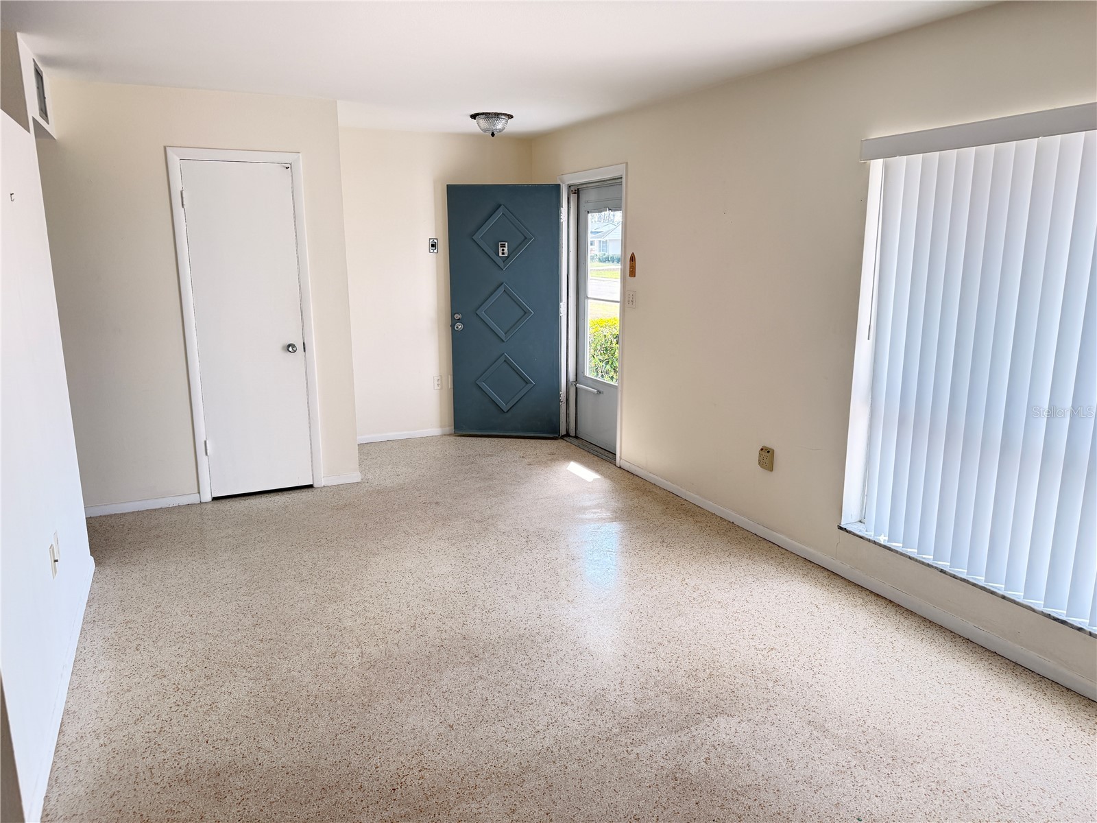 713 Thunderbird Avenue Sun City Center FL 33573 TB8484449 image4