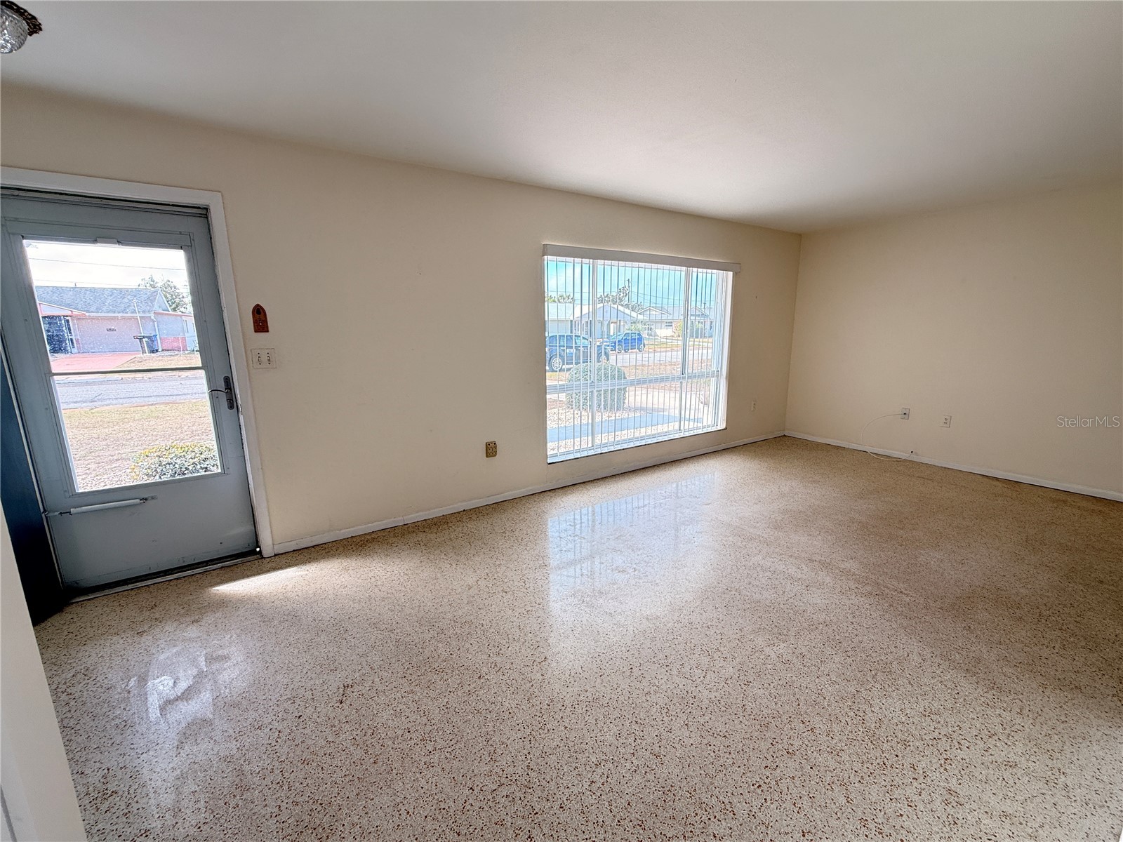 713 Thunderbird Avenue Sun City Center FL 33573 TB8484449 image5