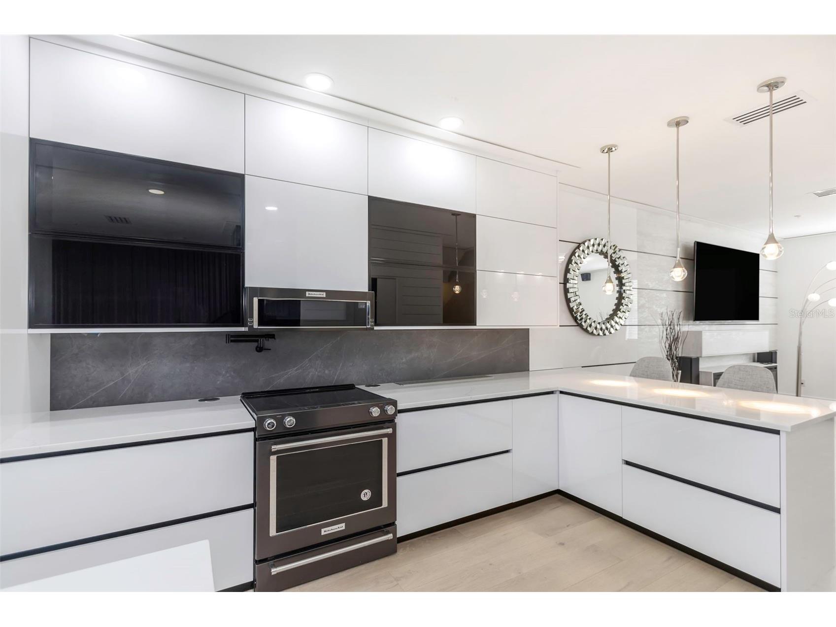 7130 102nd Lane Seminole FL 33772 TB8383924 image3