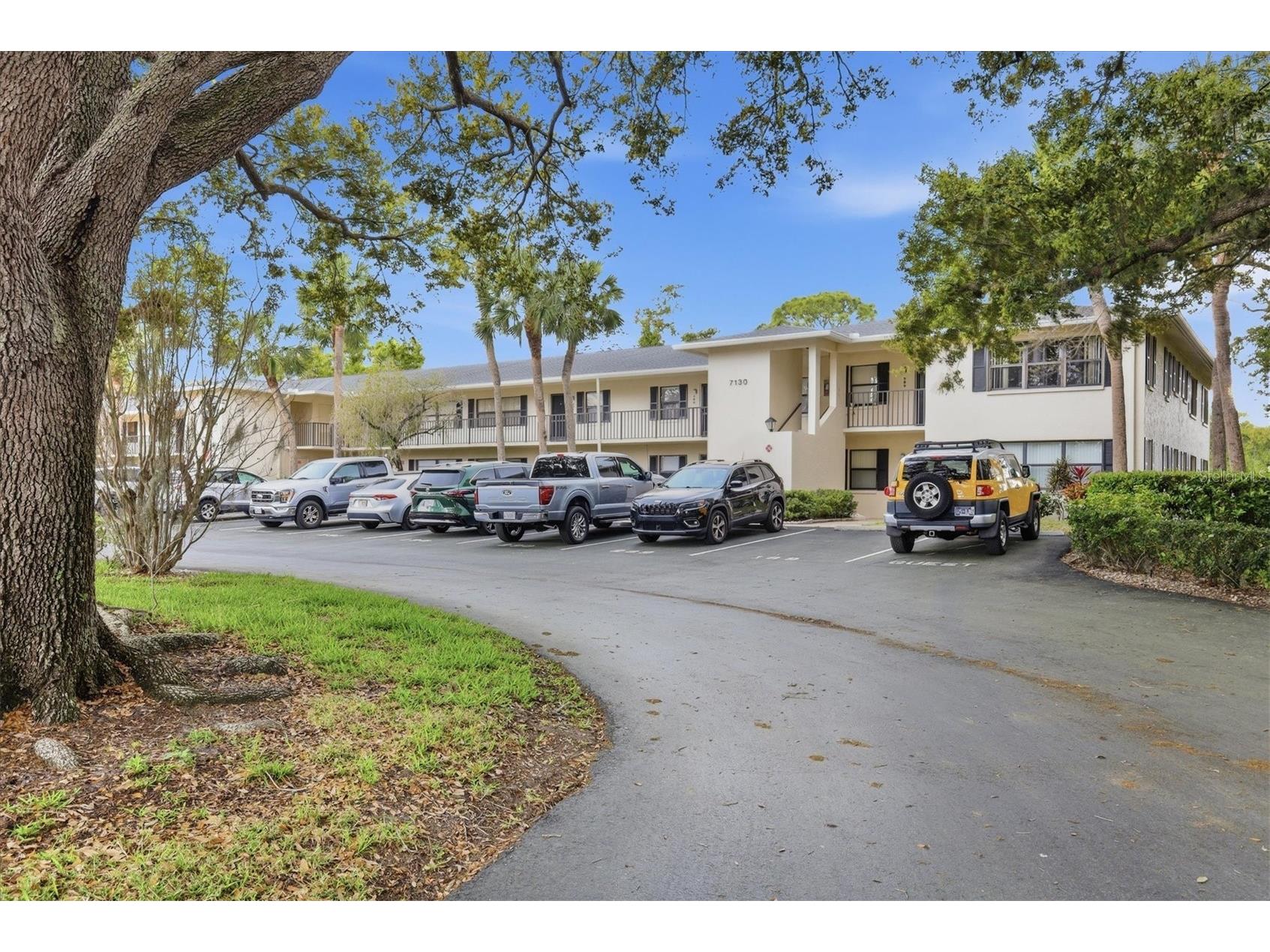 7130 Fairway Bend Lane #291 Sarasota FL 34243 A4689051 image3