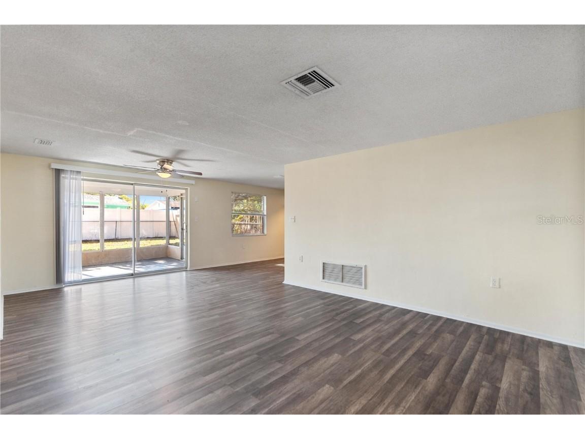 7130 Fox Hollow Drive Port Richey FL 34668 W7880976 image4