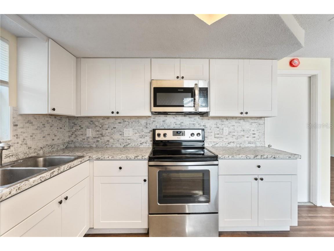 7130 Fox Hollow Drive Port Richey FL 34668 W7880976 image8