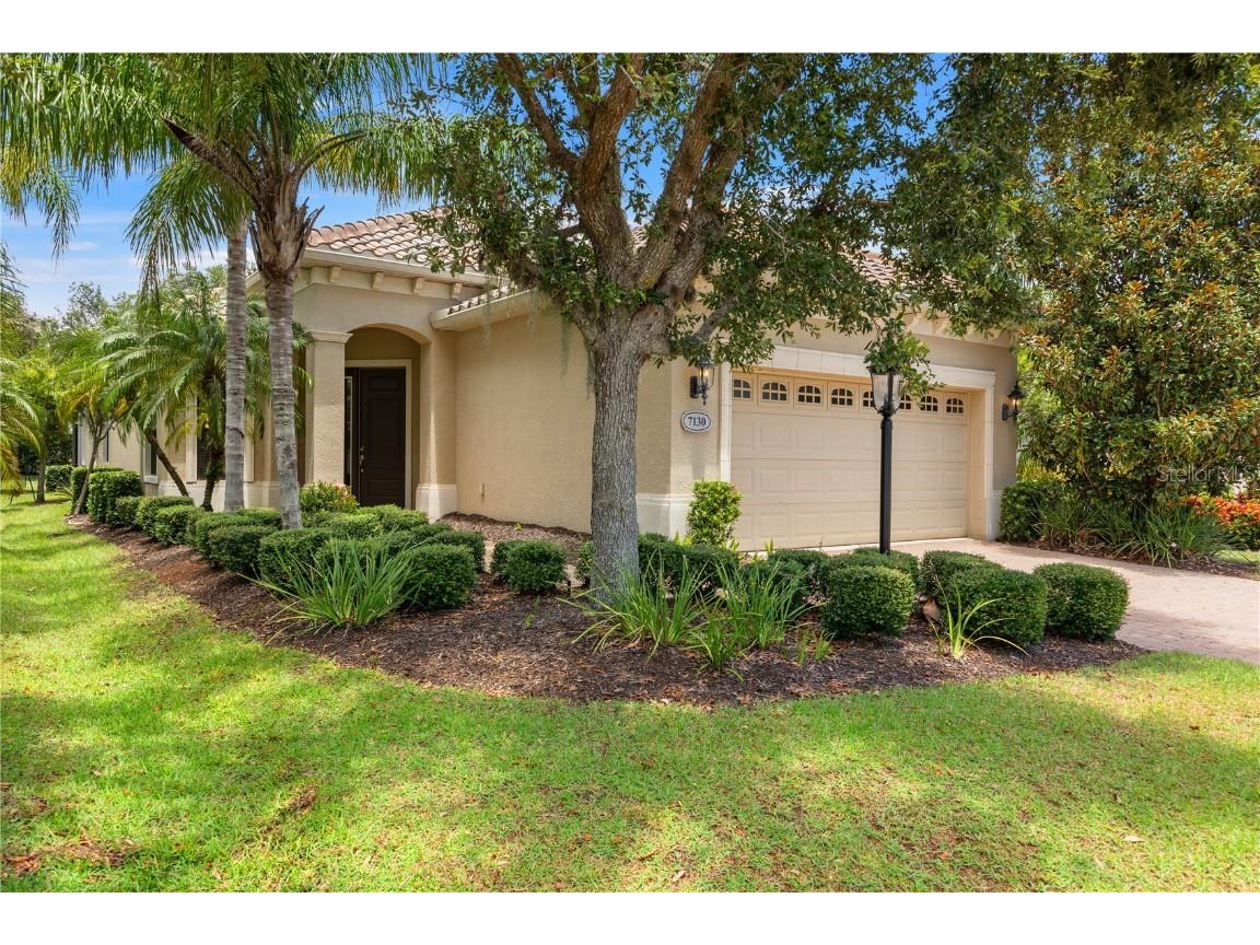 7130 Westhill Court Lakewood Ranch FL 34202 A4656791 image1