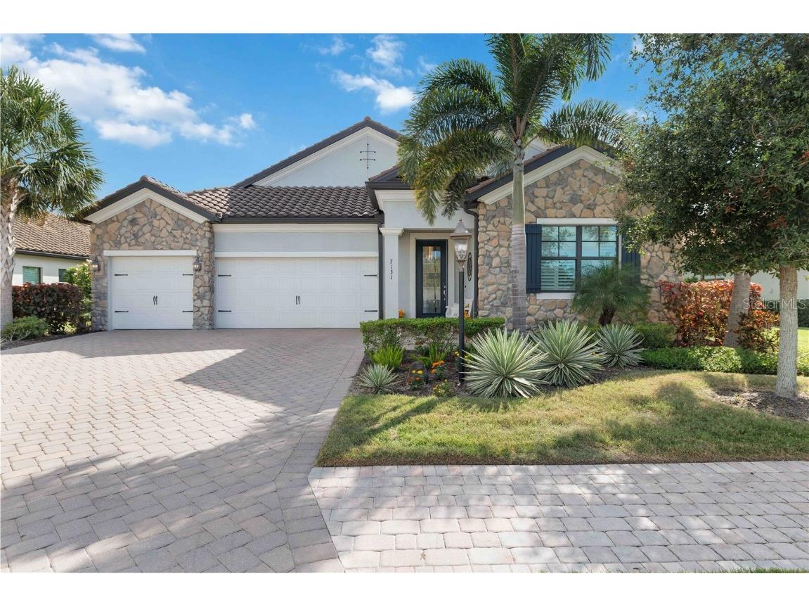 7131 Whittlebury Trail Bradenton FL 34202 A4669647 image1
