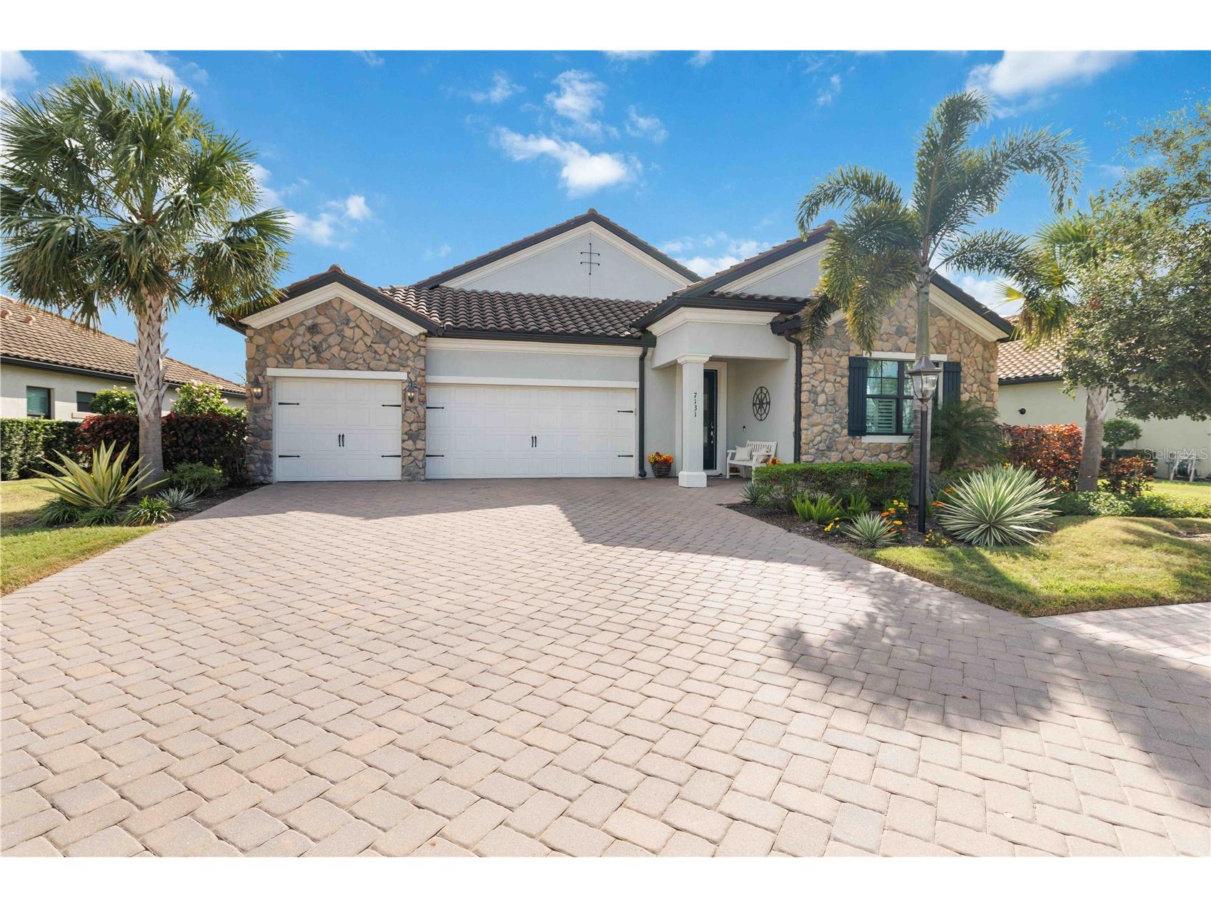 7131 Whittlebury Trail Bradenton FL 34202 A4696191 image1
